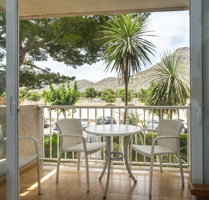 Vista del exterior desde la terraza del apartamento Massol en Pollensa